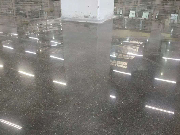 金剛砂耐磨固化地坪